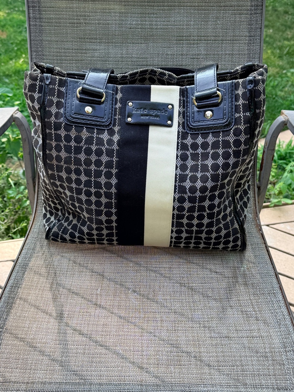 Kate Spade New York Vintage "Classic Noel" Daisy Stripe Shopper Tote